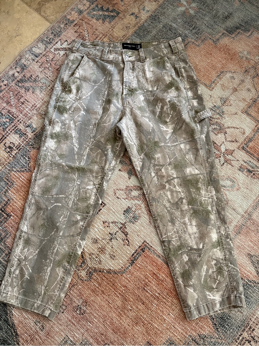 Abercrombie Fitch Men’s Loose 32x28 (Fits 32x26.5) Jeans Camo Utility Carpenter